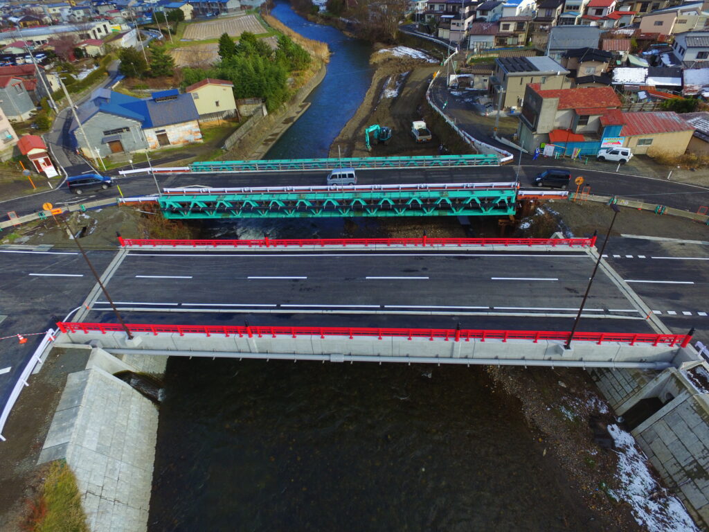 第403-2号三戸南武線橋梁架替（黄金橋）工事の施工写真